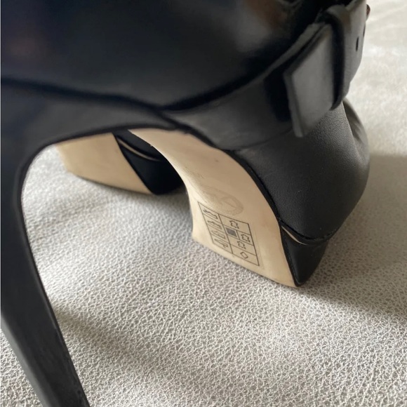 Michael Kors Studded Boots- size 6 - Picture 6 of 8